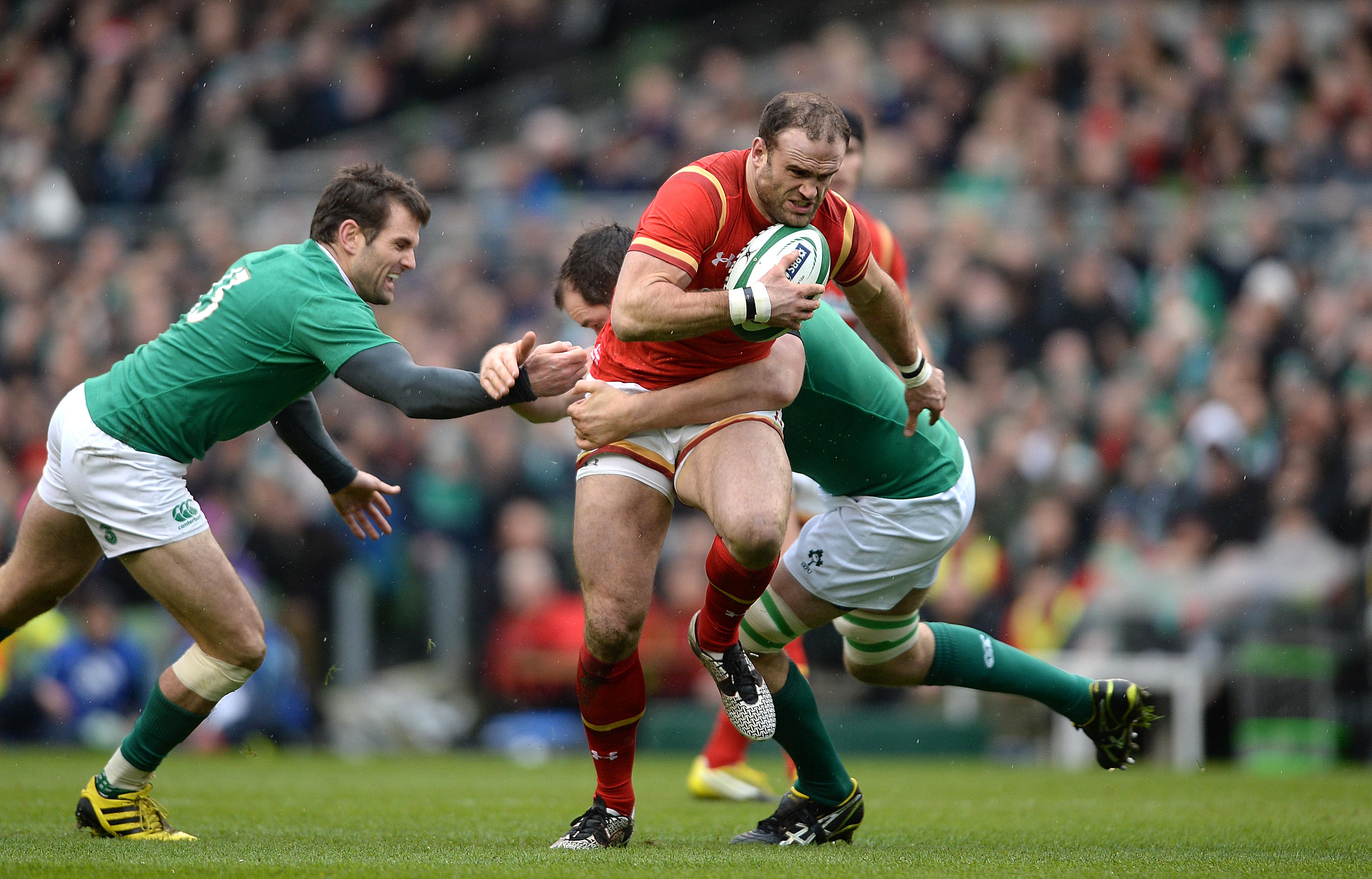 Roberts reckons Six Nations trophy can still carry red ribbons