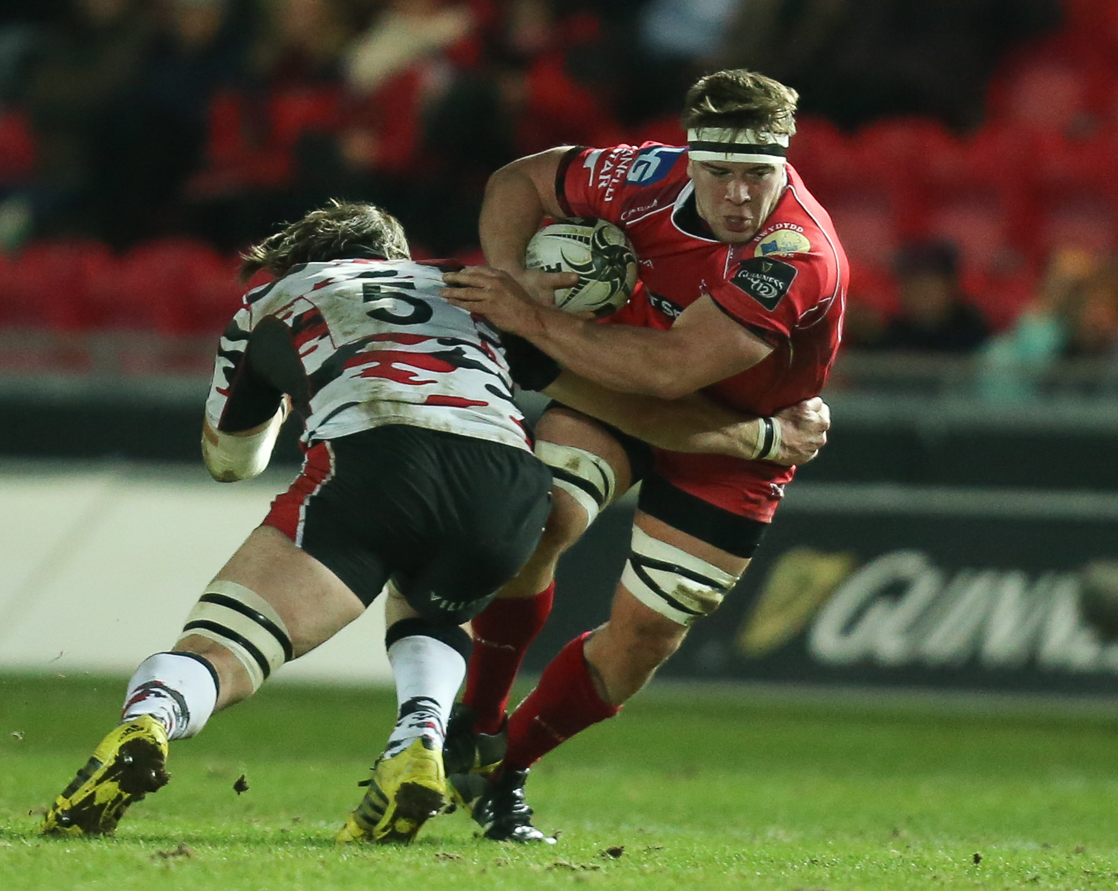 Thomas Grabs Late Victory For Scarlets