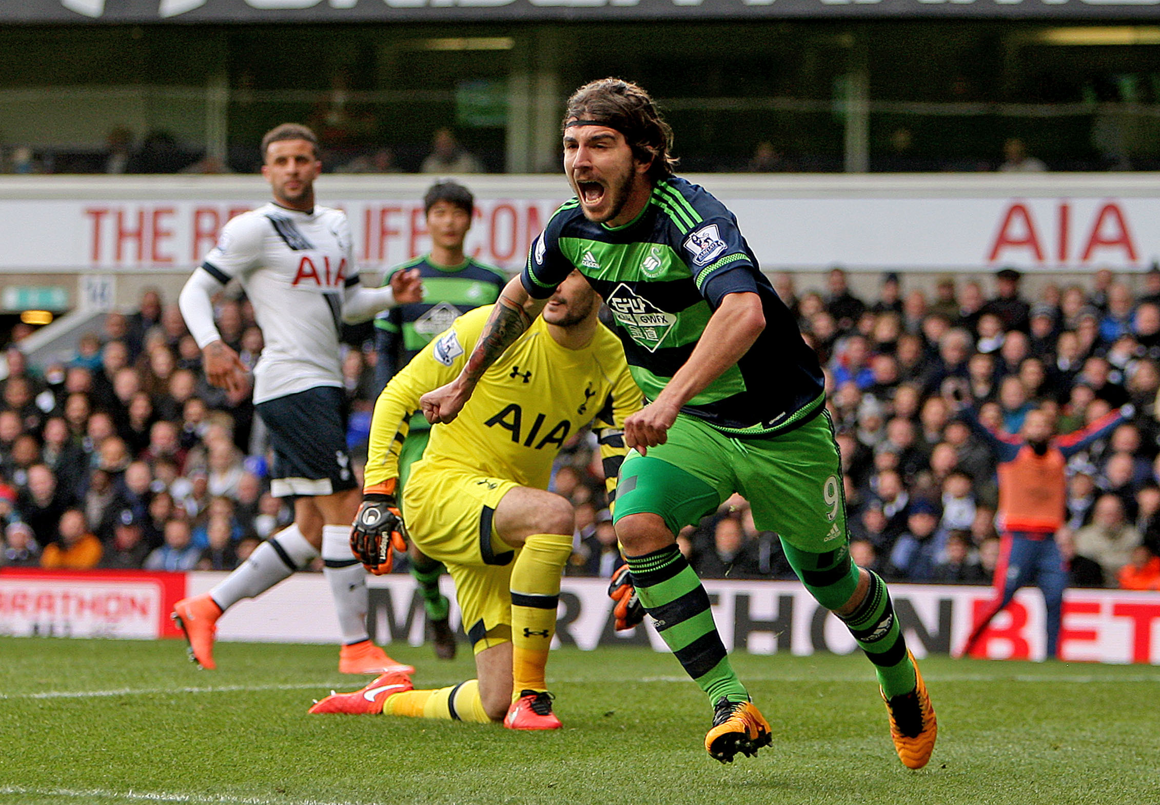 Paloschi Aiming For Cult Status At Swansea