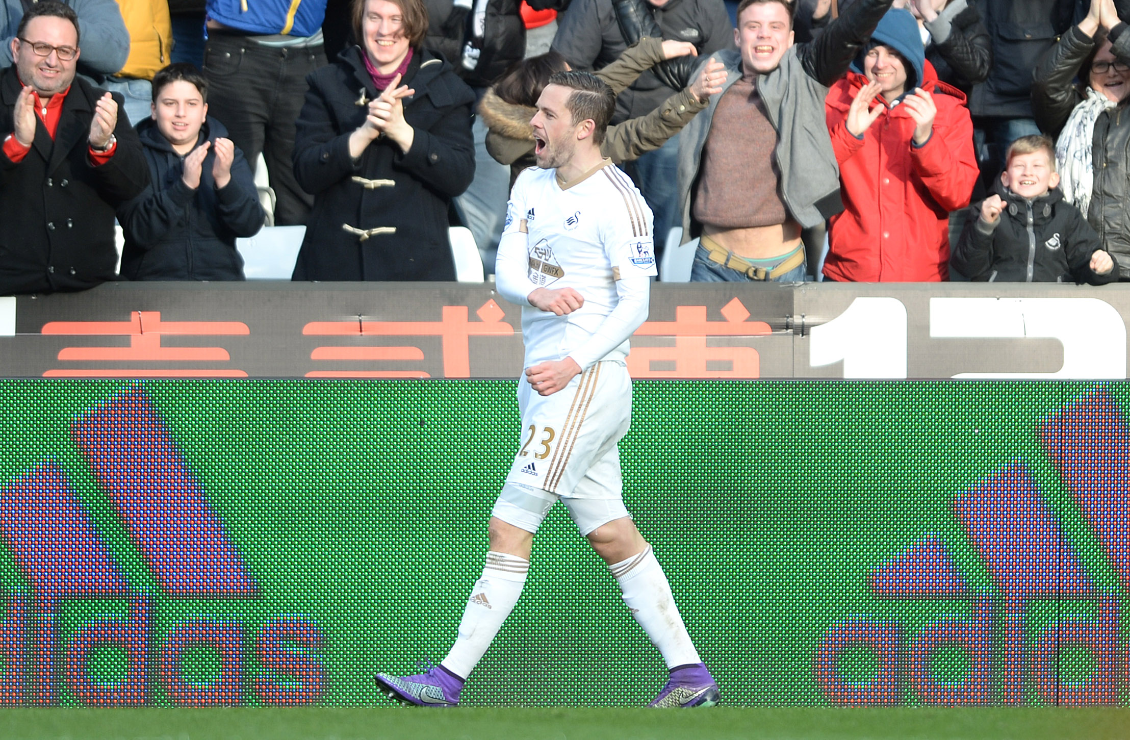 Sigurdsson Strike Gives Air Under Swans Wings