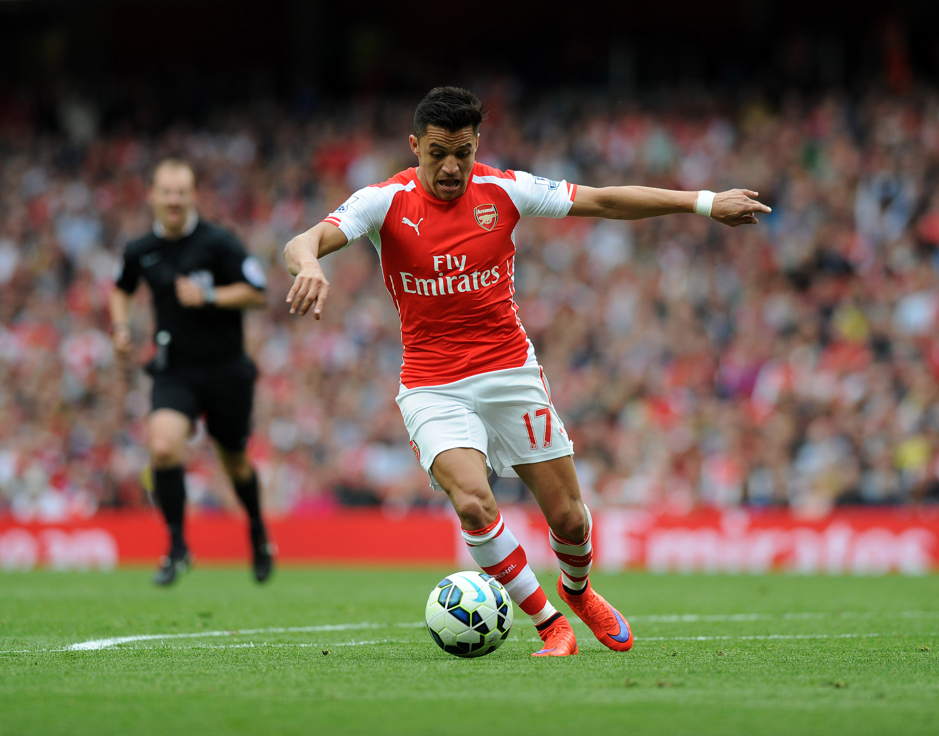 Wenger Tells Swans Sanchez In Mood For Goals