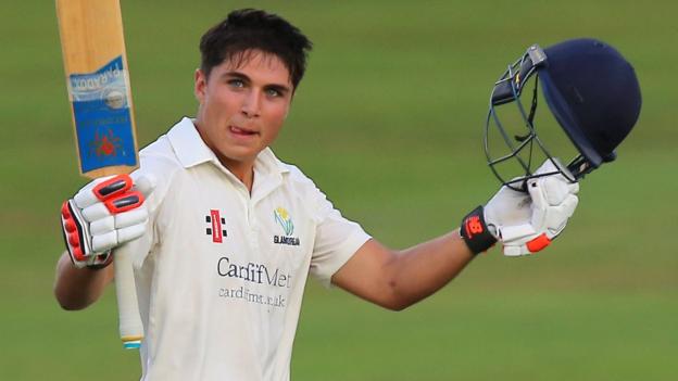 Glamorgan Youngster Kiran Carlson Signs New Deal