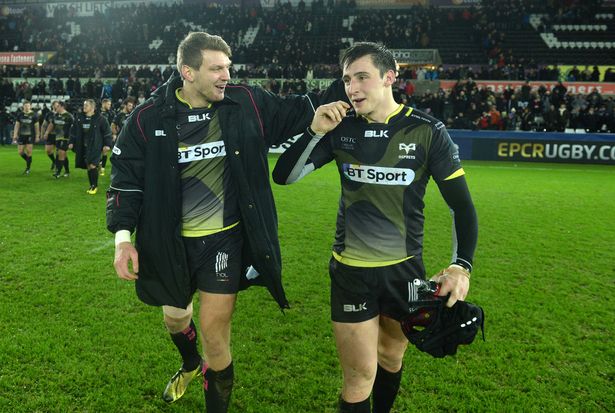 Sam Davies Deserves Early Chance For Wales, Says Phil Bennett