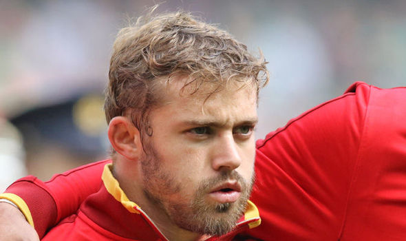 Leigh Halfpenny Was Smitten By Scarlets Style, Says Wayne Pivac