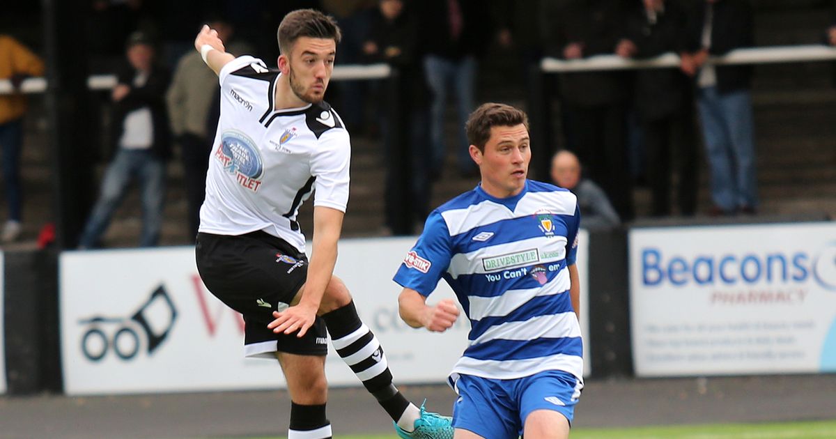 Welshman Elliot Signs for Newly-Promoted Barry Town United