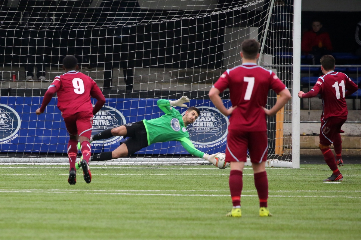 Merthyr Town Sign Talented Welsh Goalkeeper For New Season