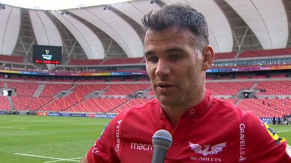 Spikey Mike Is A Thorn In South African Flesh As The Scarlets Roll On