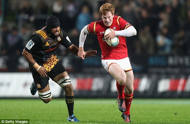 Rhys Patchell Backed To Boss It For Wales At No.10