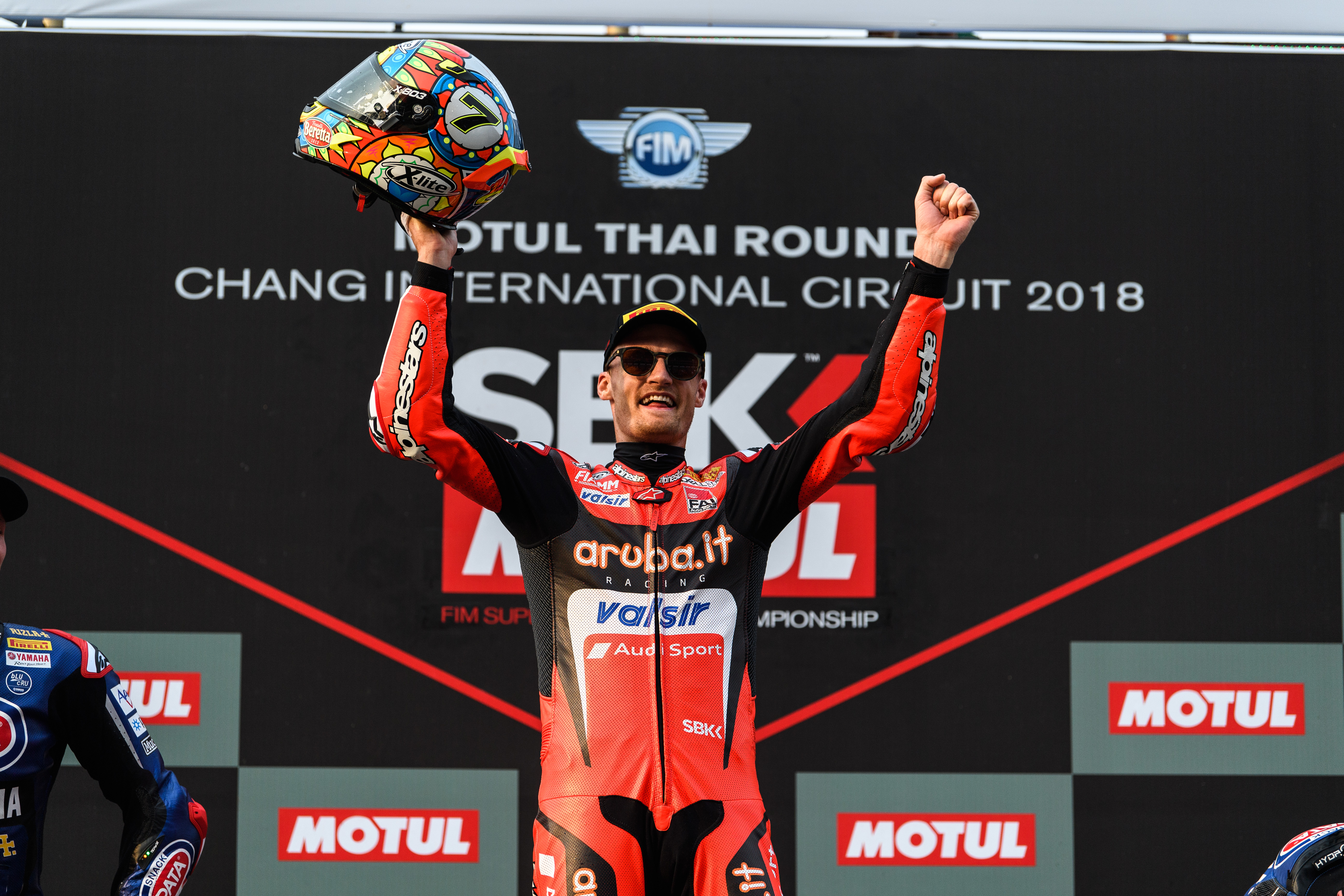 Davies’ Thai Triumph Ignites Title Bid