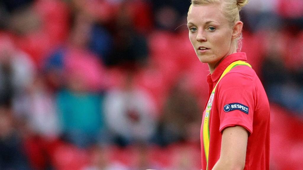 Wales Pose Double Trouble For England As Leah And Sophie Go Three Lions Hunting