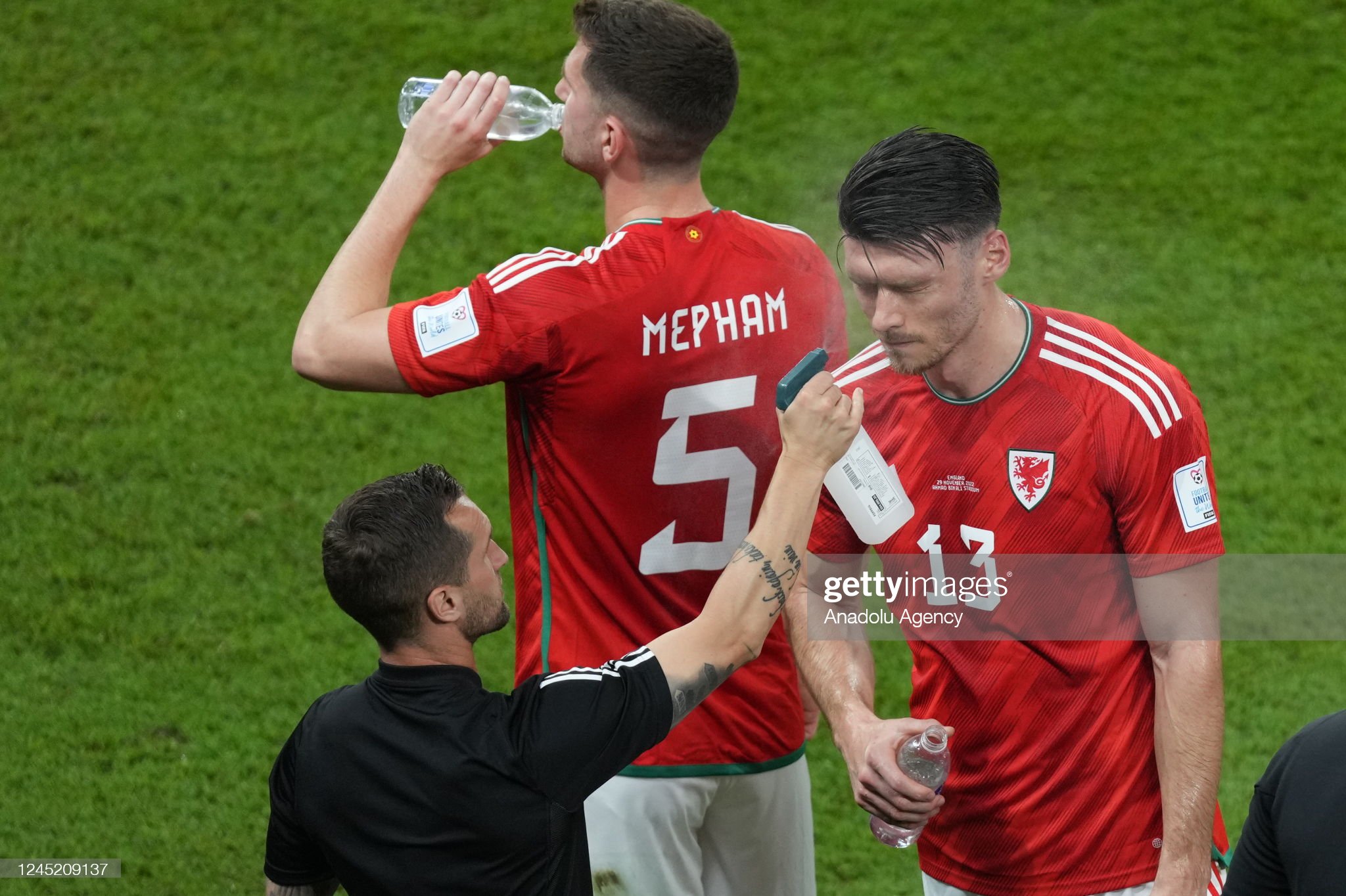 Wales pair Kieffer Moore and Chris Mepham Warned To Get On Board By Bournemouth Boss Gary O’Neil