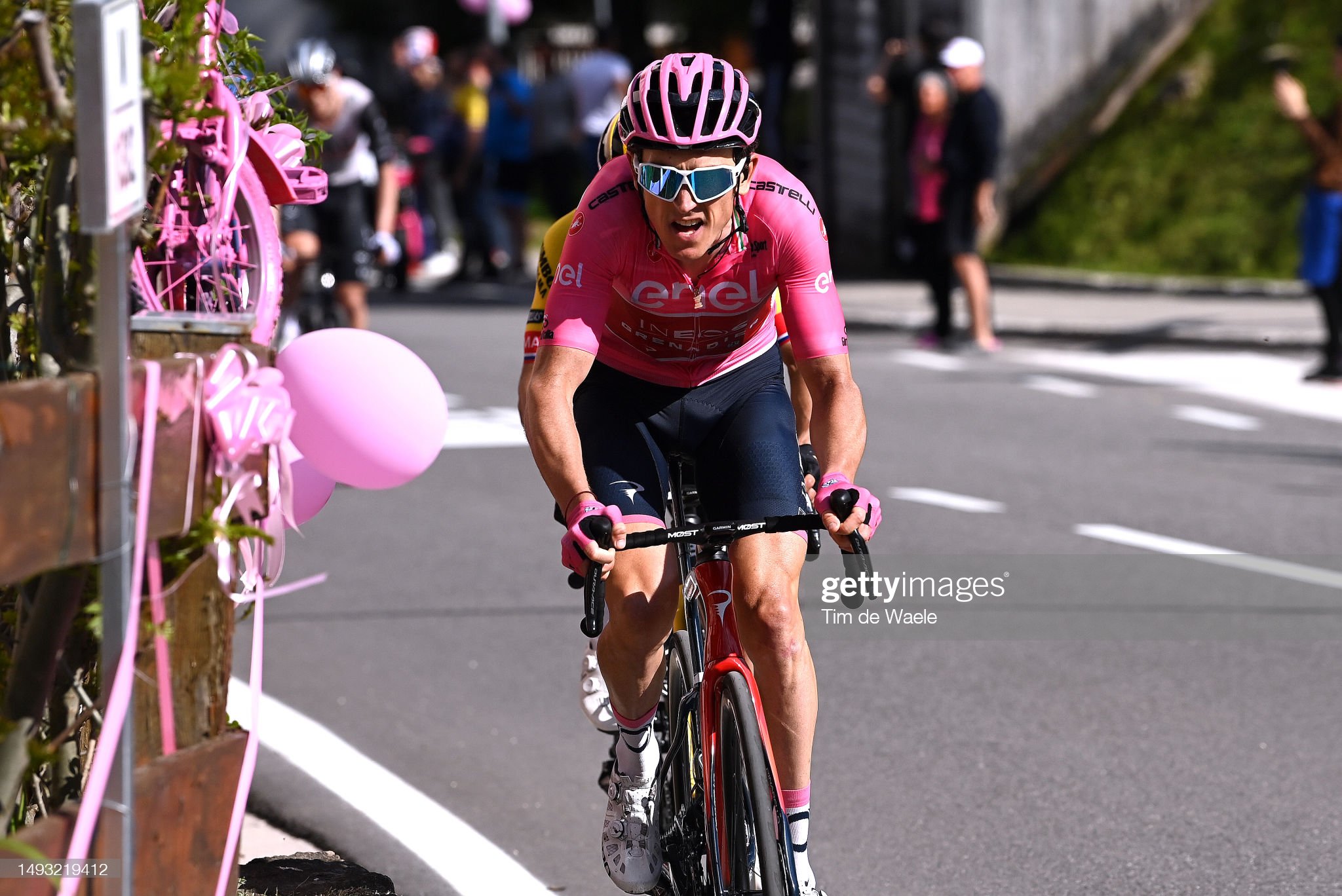 Geraint Thomas Aims To Keep Primoz Roglic Behind Him As Giro Reaches Business End