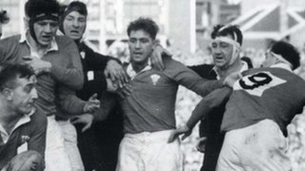 Last Welshman To Beat The All Blacks In A Welsh Shirt Dies Aged 97 . . . RIP Courtenay Meredith