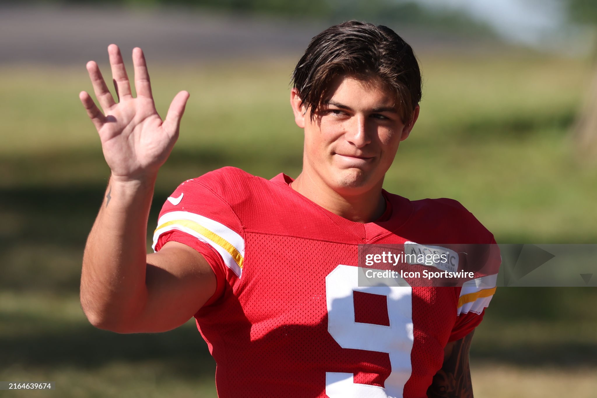 Louis Ress-Zammit Makes NFL Pre-Season Debut For Kansas City Chiefs . . . And Tries Three Positions