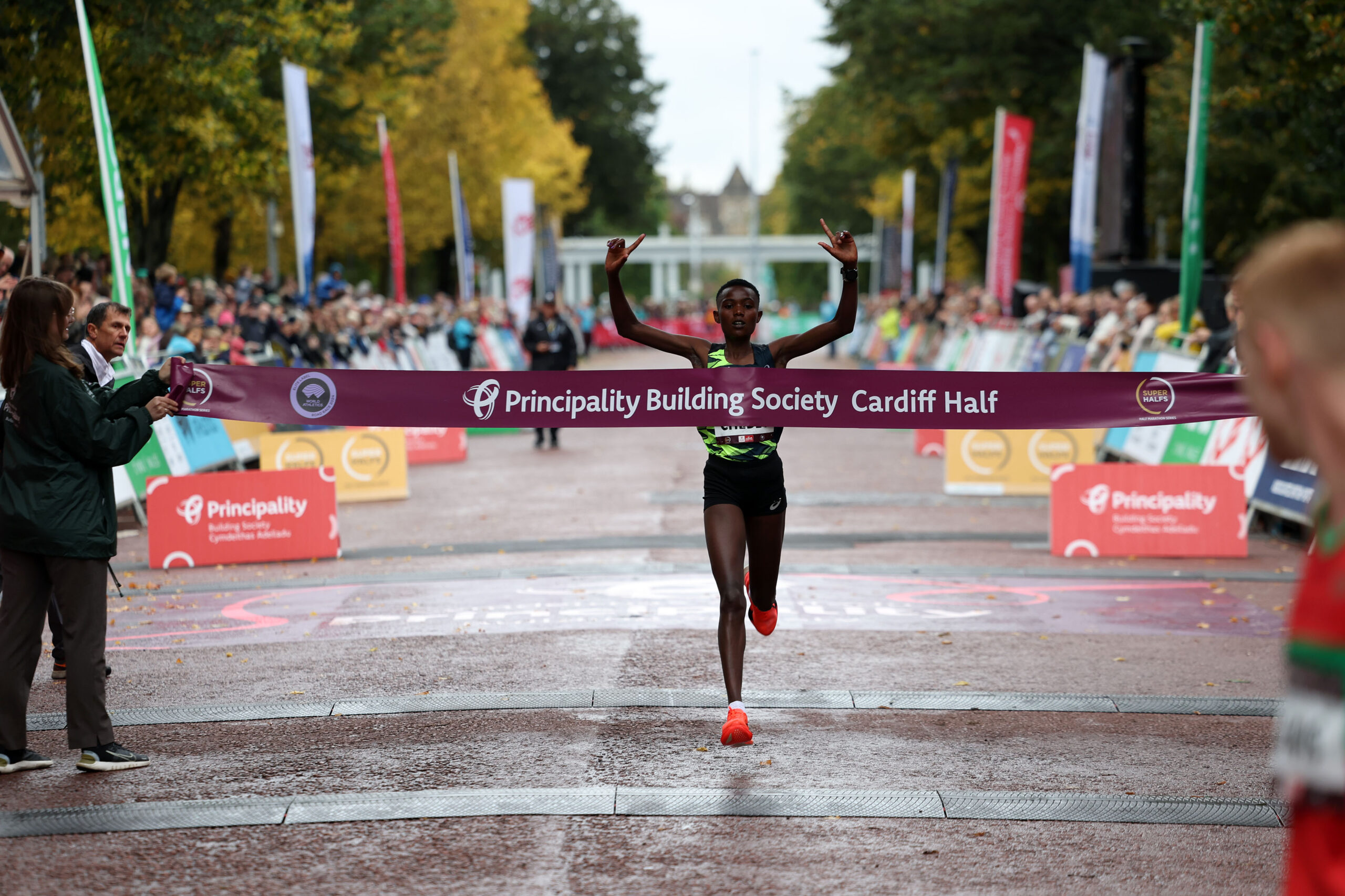 Classy Kenyans Dominate At Cardiff Half Marathon