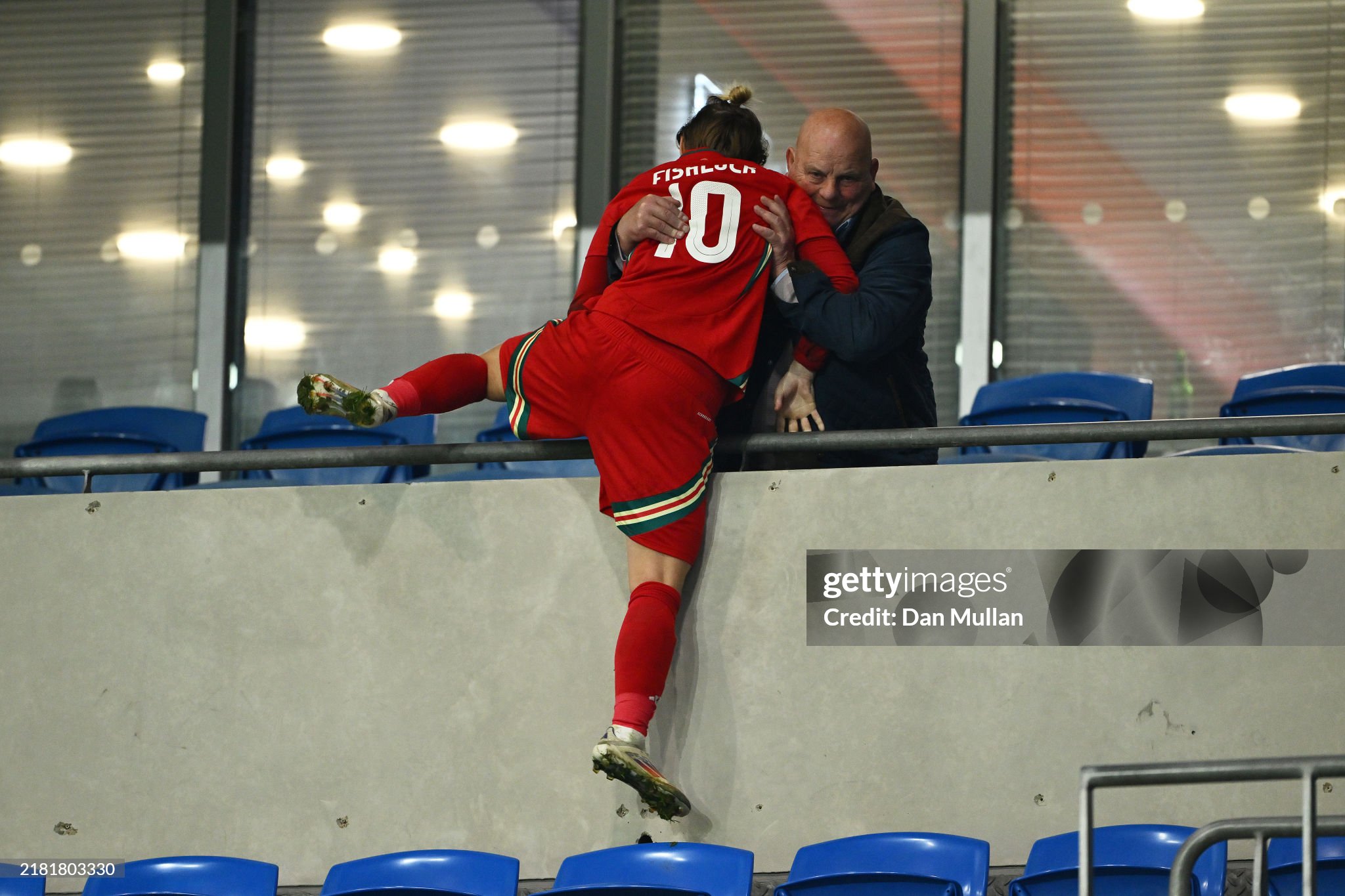 In Praise of Jess Fishlock . . . Wales’ Big Fish in Whatever Size Pool